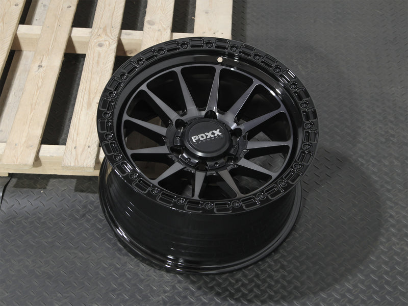 Load image into Gallery viewer, SANDO 17" - Jet Black
